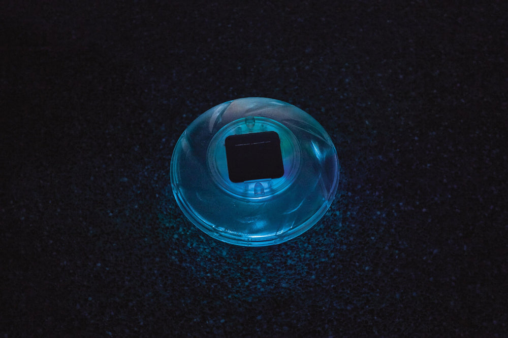 Bestway Solar-Float Lamp (Contents:1 Solar-Float Lamp.DC1.2V 0.2W(NI-MH battery, 600mAH), IP68)