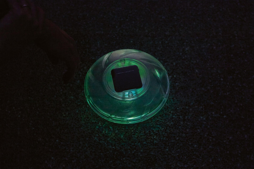 Bestway Solar-Float Lamp (Contents:1 Solar-Float Lamp.DC1.2V 0.2W(NI-MH battery, 600mAH), IP68)