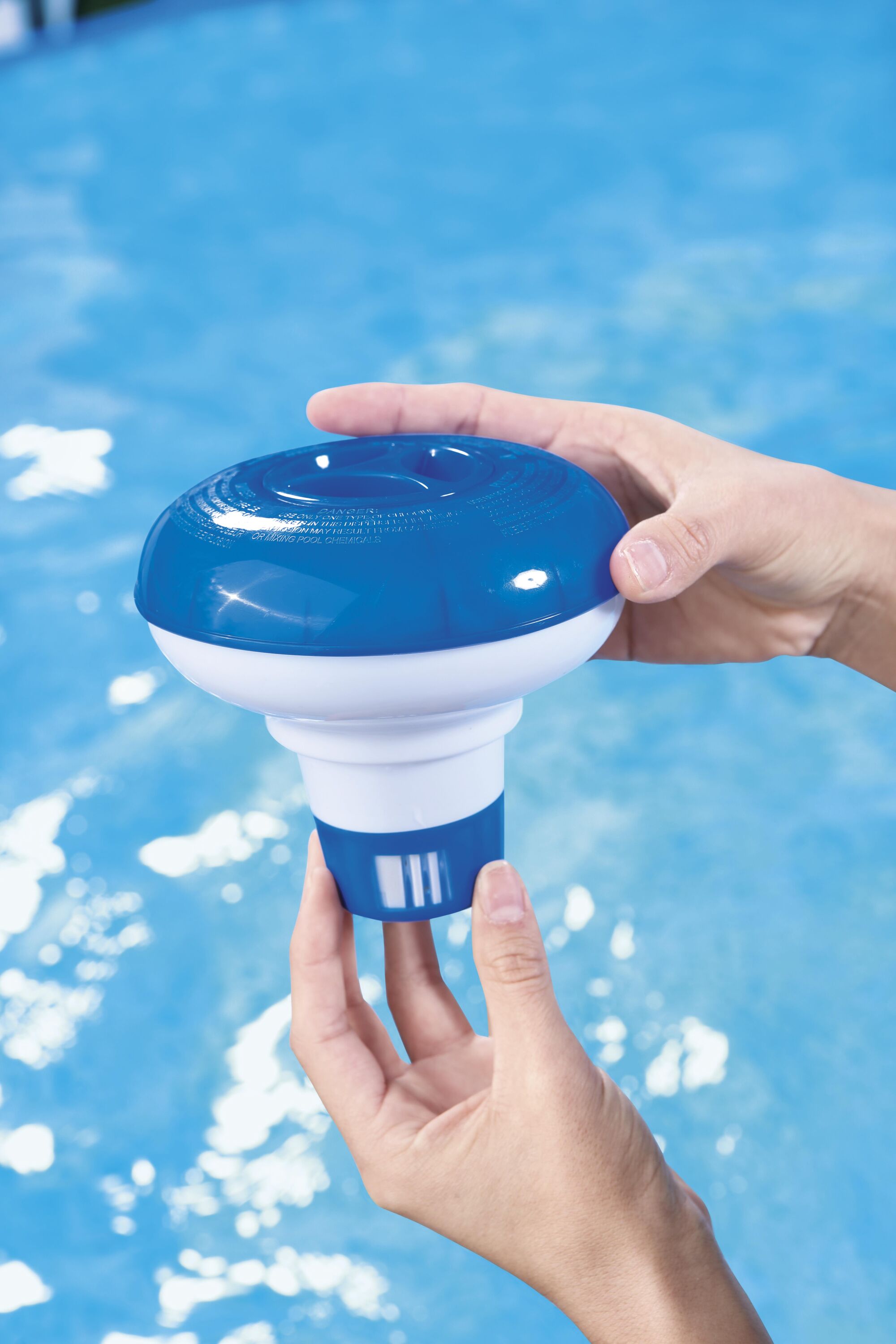 Bestway 12.7CM Chemical Floater (Contents:1 Chemical Floater, Suitable for 2.5 cm/1＂chlorine tablets use)