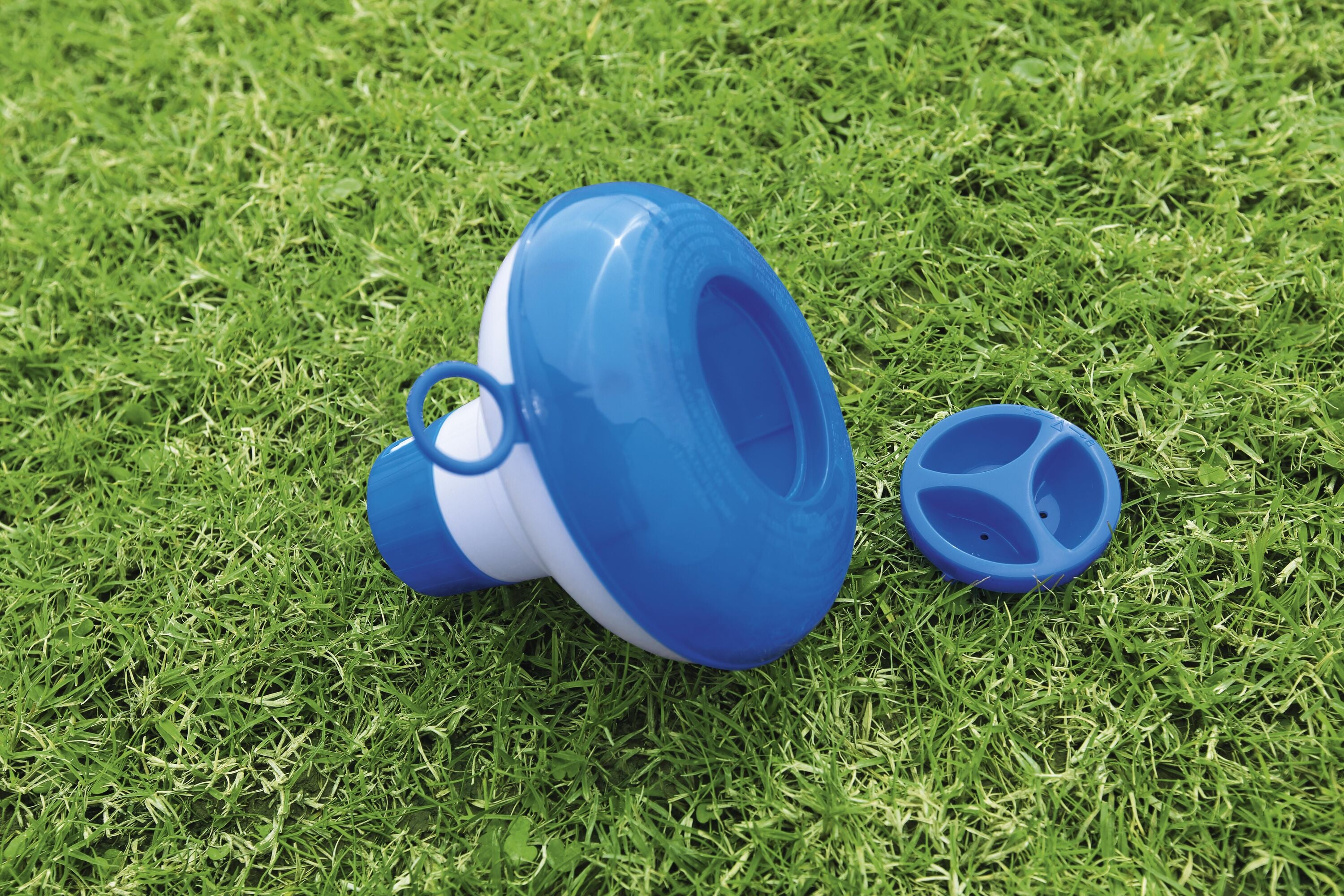 Bestway 12.7CM Chemical Floater (Contents:1 Chemical Floater, Suitable for 2.5 cm/1＂chlorine tablets use)