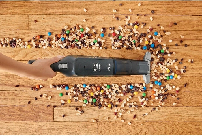 B+D cordless 12v handheld dustbuster vacuum, 22 air watts,14 mins runtime, ultra wide extendable nozzle, charging base with 2.0ah