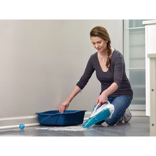 B+D Wet/Dry Handheld Dustbuster w Accessories 5.4Wh 7.2V (14 AW)