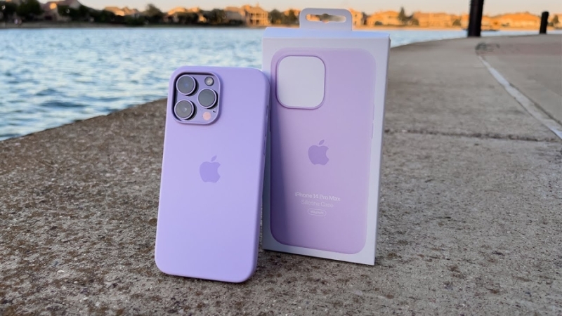 iPhone 14 Pro Silicone Case with MagSafe - Lilac